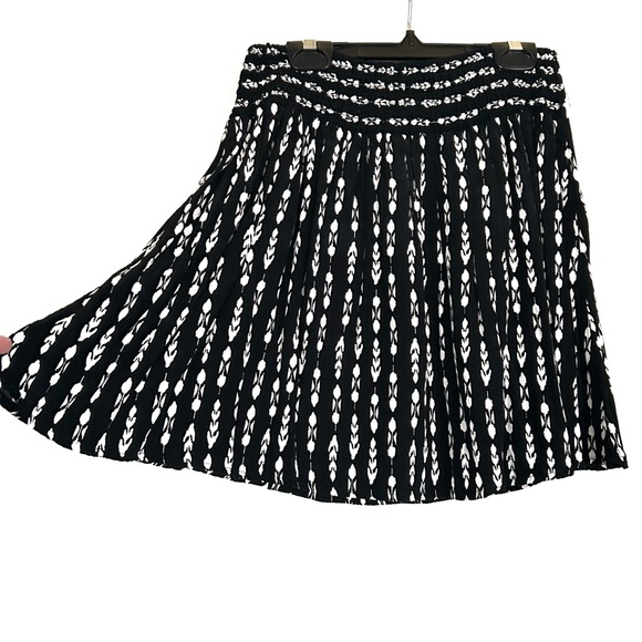 Garage Black and White Feather Design Skirt Elastic Waist Spring Summer Boho S - Picture 10 of 14